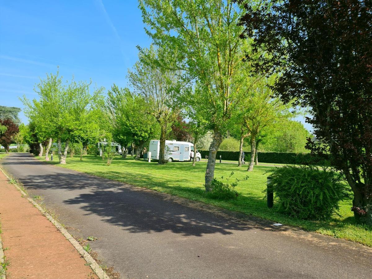 Resort & Camping - Val De Braye Bessé-sur-Braye Kültér fotó